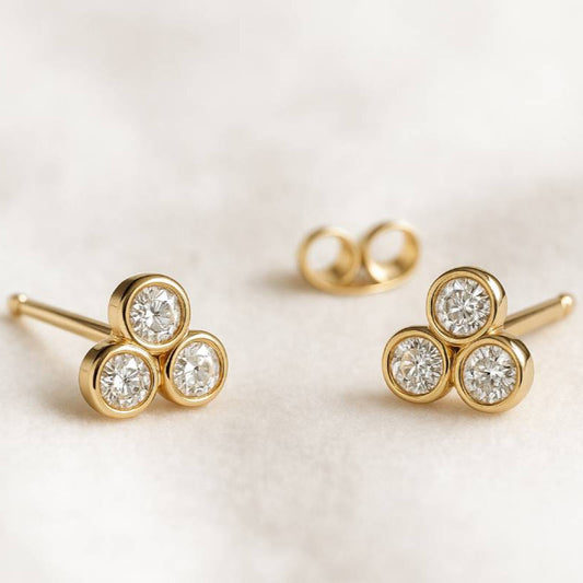 Natural Diamonds, 0.15 Carat earrings yellow gold
