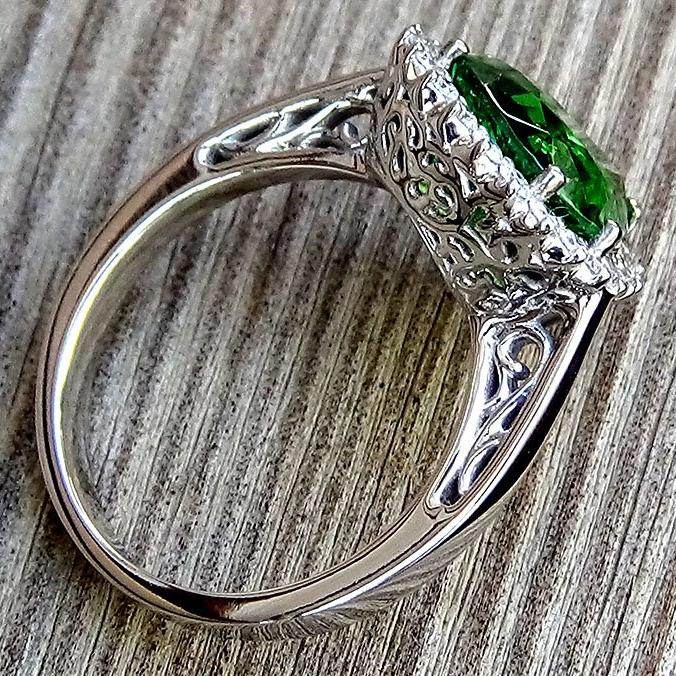 Green tsavorite garnet ring - Shilat