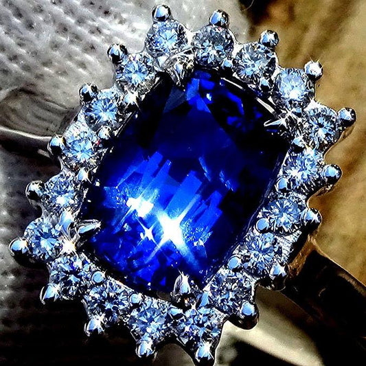 Ring diamond and sapphire