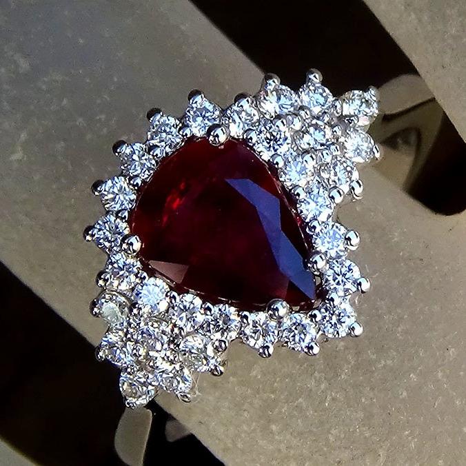 Red Ruby diamond ring in 14 kt  gold - Shilat