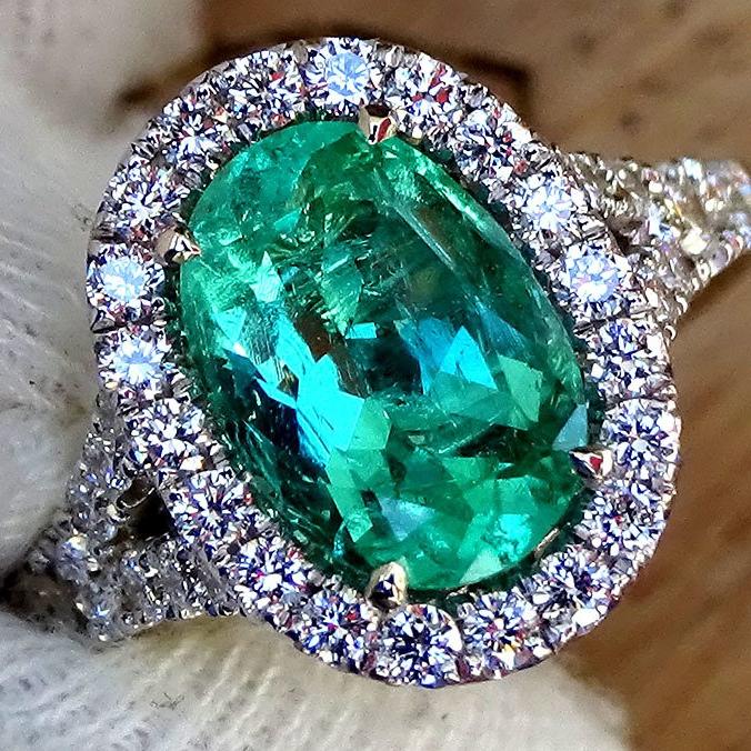 Green Emerald ring - Shilat