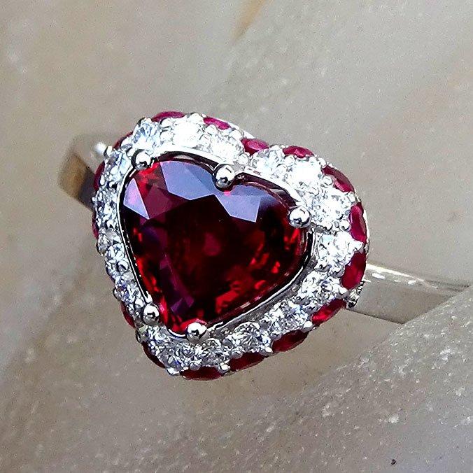  gold Ruby ring -Shilat