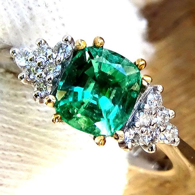 Green Emerald diamond ring  - Shilat