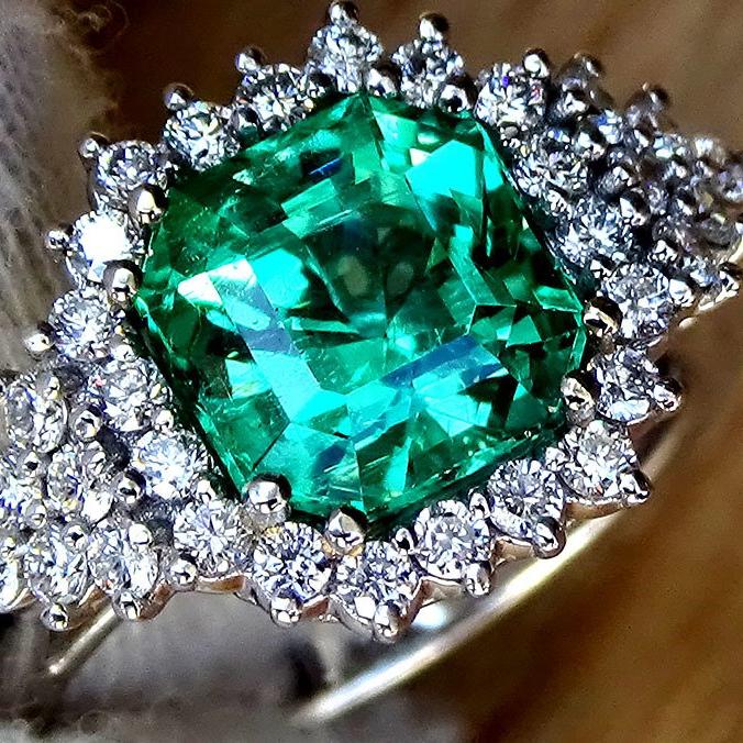 Emerald diamond ring 14 kt white gold - Shilat