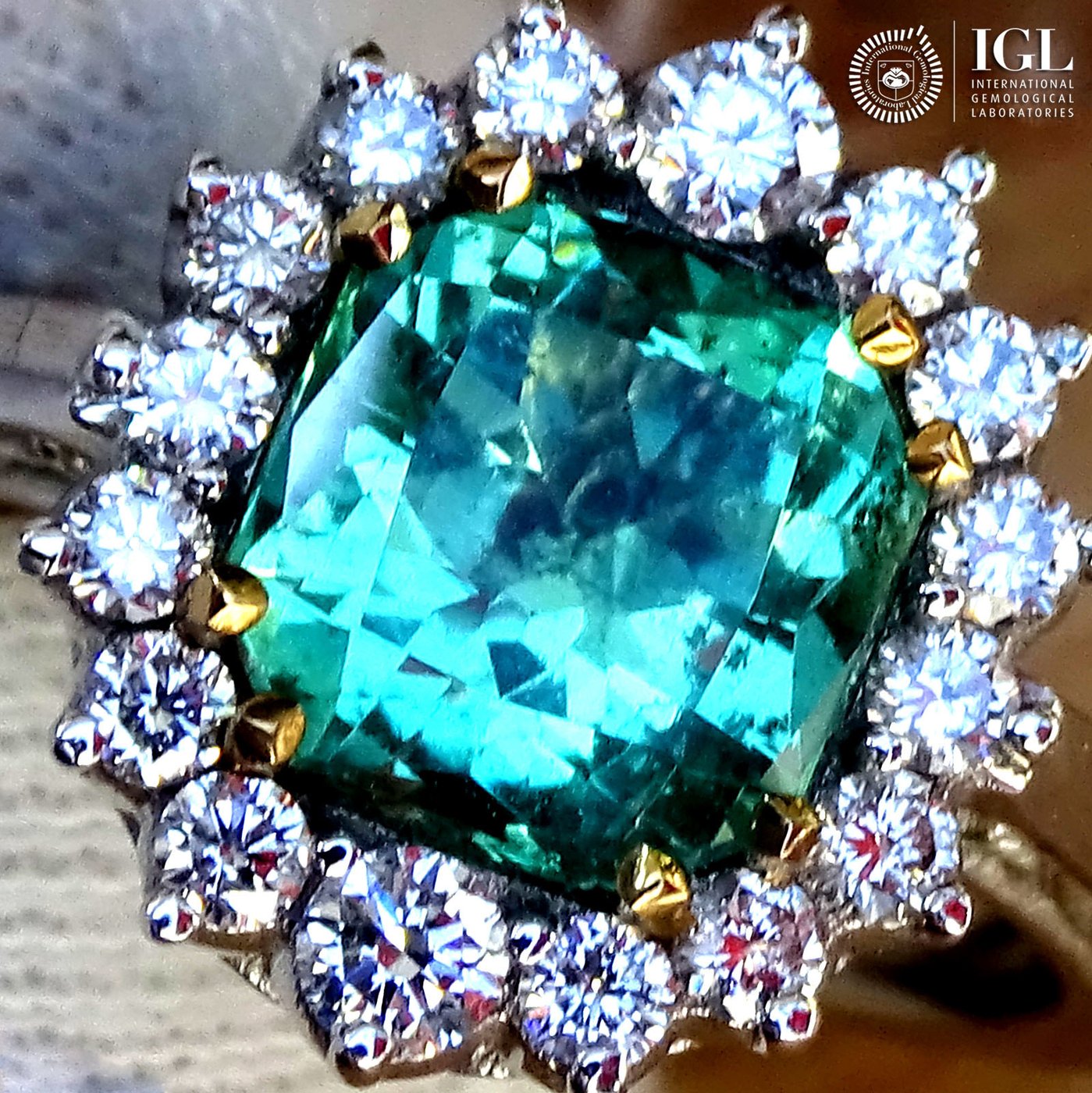 Green Transparent Emerald and diamond ring - Shilat