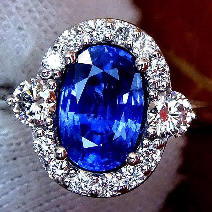 Oval sapphire and diamond ring 2.10ct - Shilat 