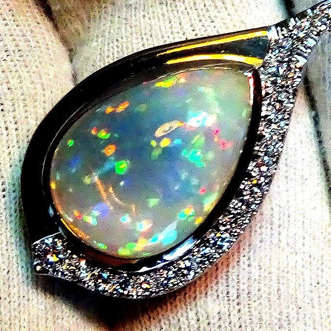 opal and diamond 14kt gold pendant - Shilat