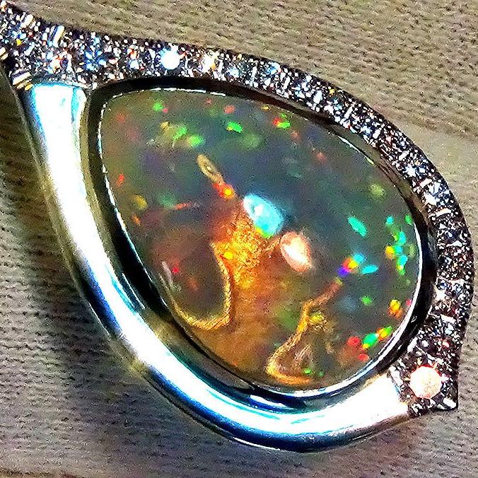 opal and diamond 14kt pendant - Shilat