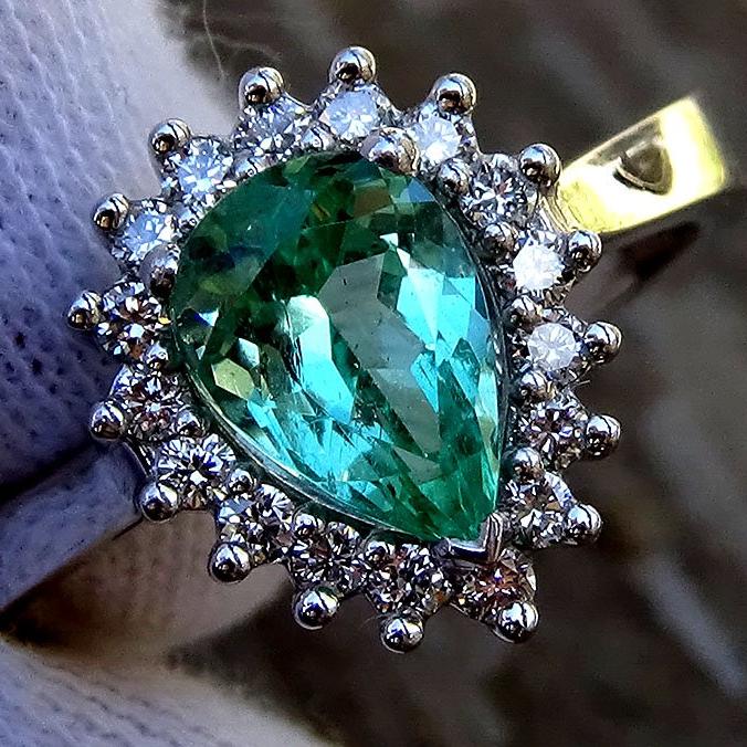 Green Emerald and diamond ring - Shilat