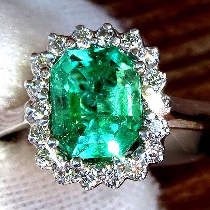 green emerald diamond ring 18k - Shilat