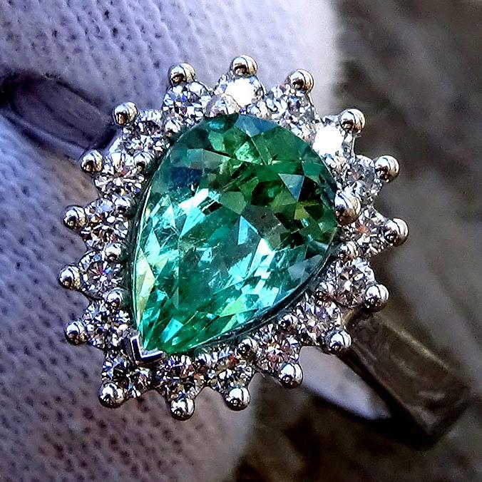 Green Emerald ring 14k gold - Shilat