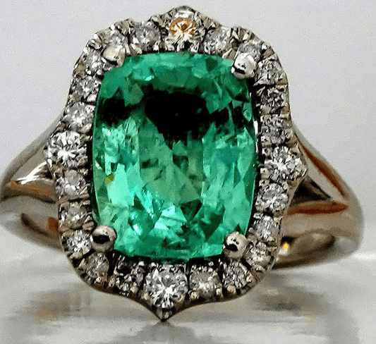 Green emerald engagement rings - Shilat 