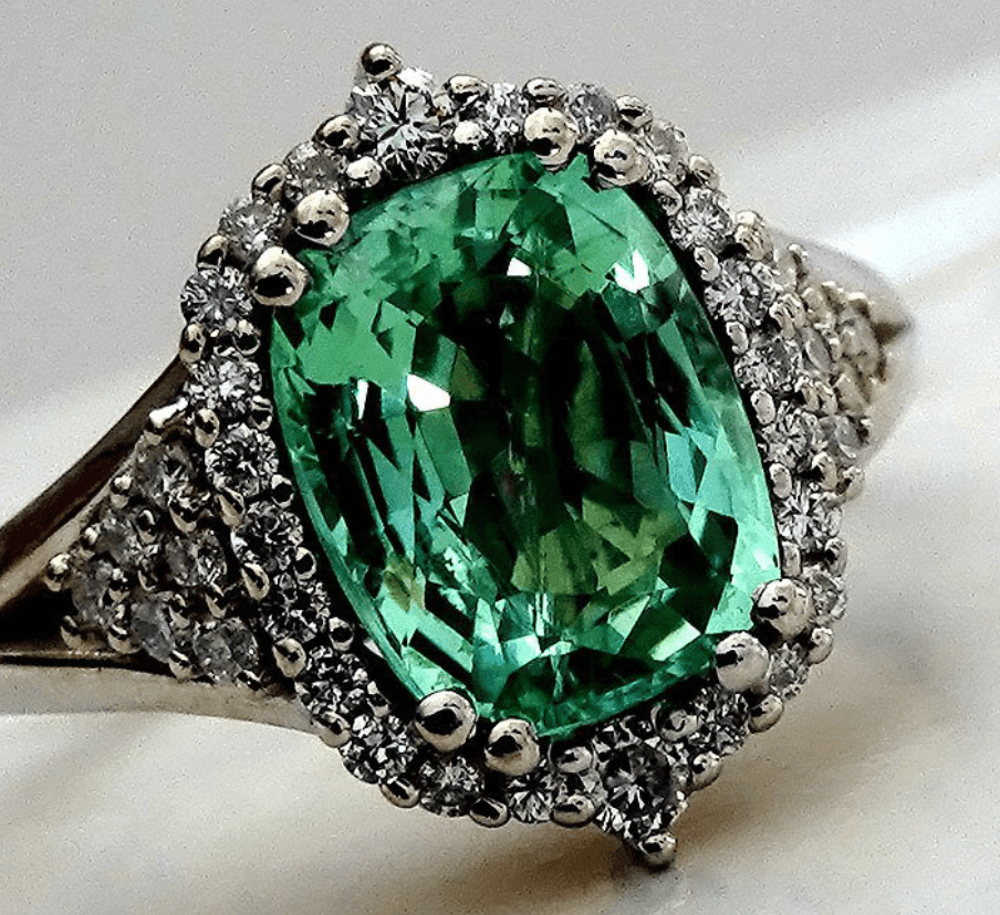 Green emerald engagement ring - Shilat 