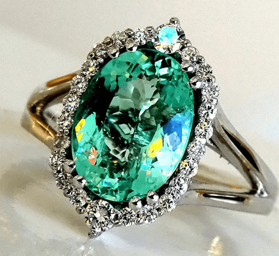 Emerald green engagement rings - Shilat 