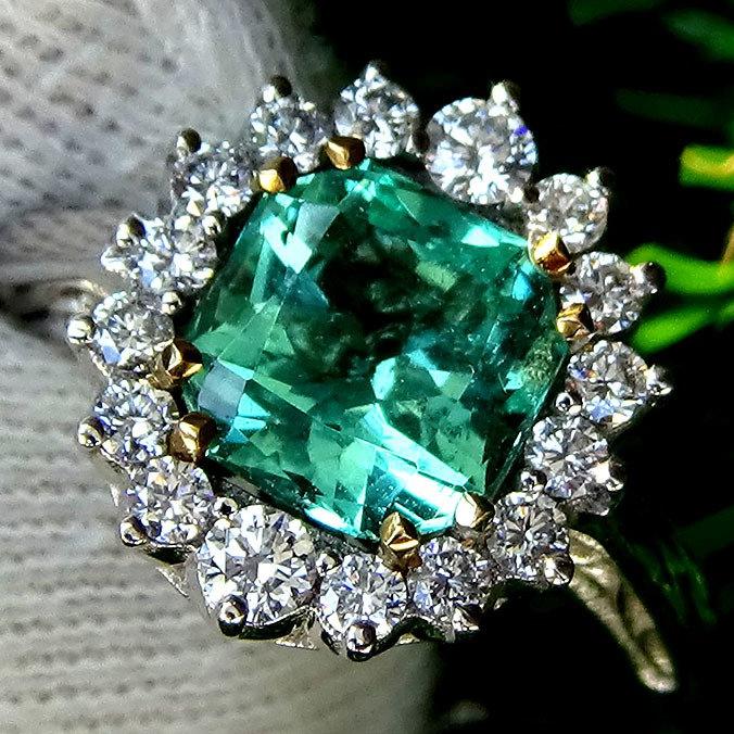 Green Emerald ring - Shilat