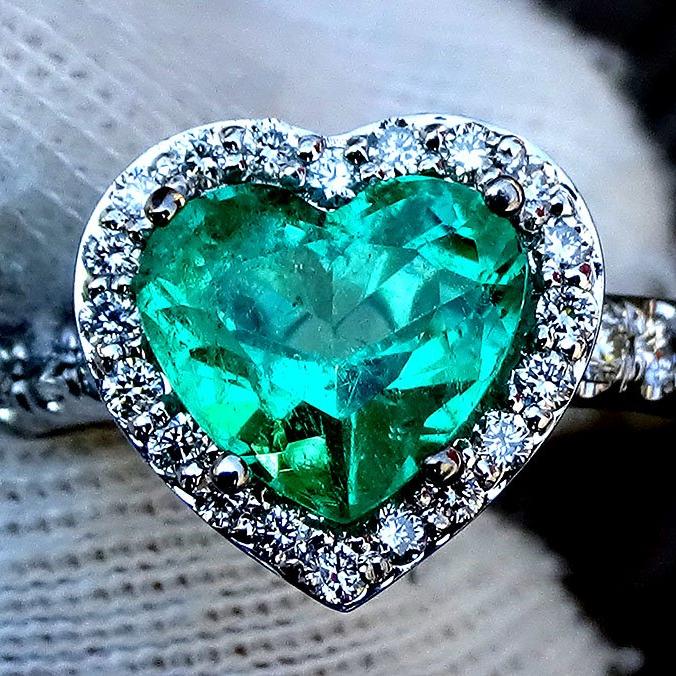 Green heart cut Emerald and diamond ring - Shilat