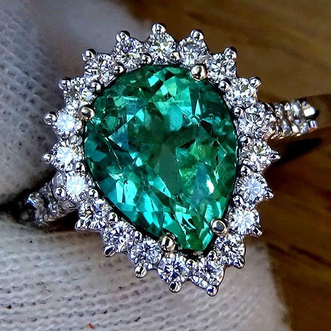 Green Transparent Emerald and diamond ring - Shilat