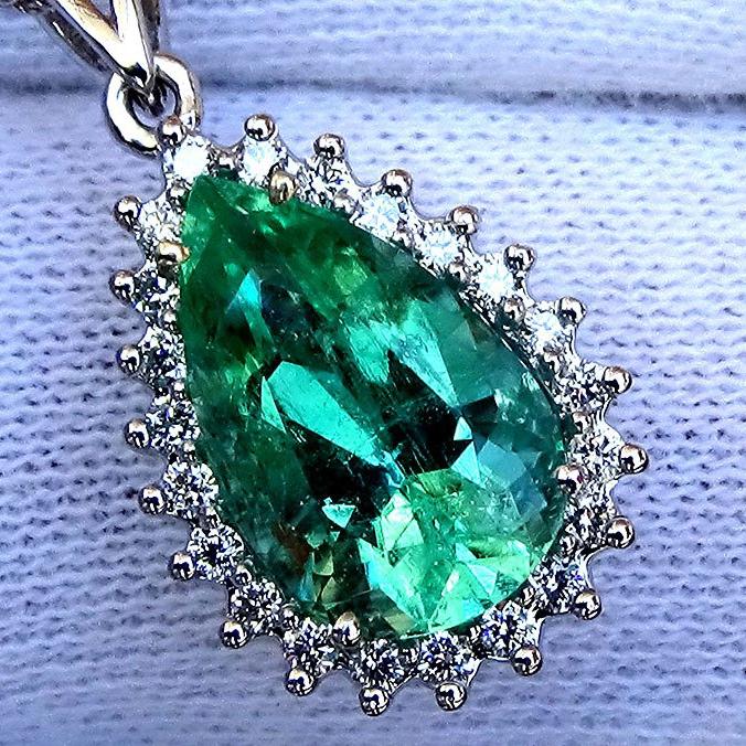 Green emerald diamond Pendant  - Shilat