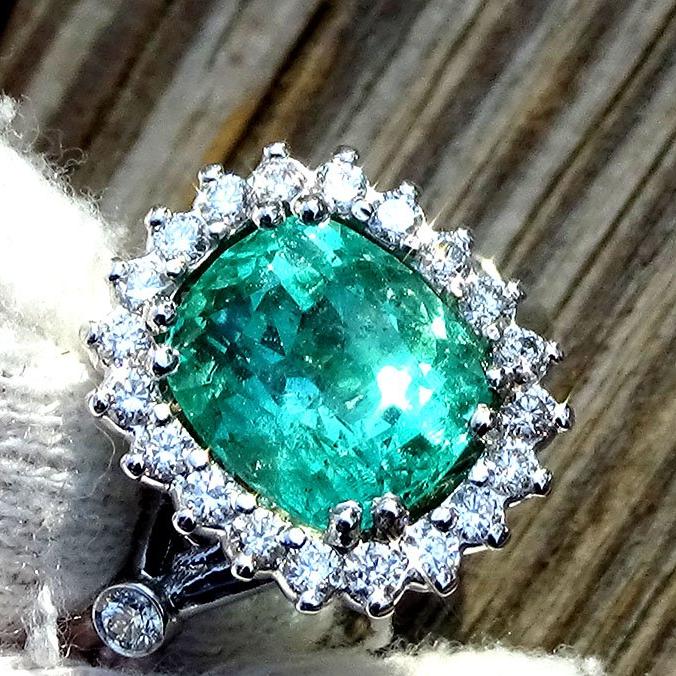 Green Emerald diamond ring 18k - Shilat