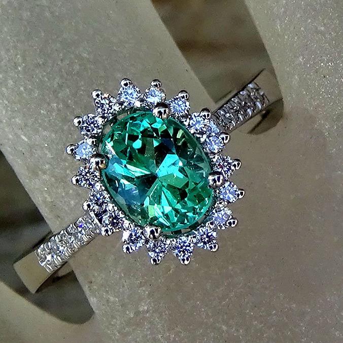 Emerald diamond ring 18k - Shilat