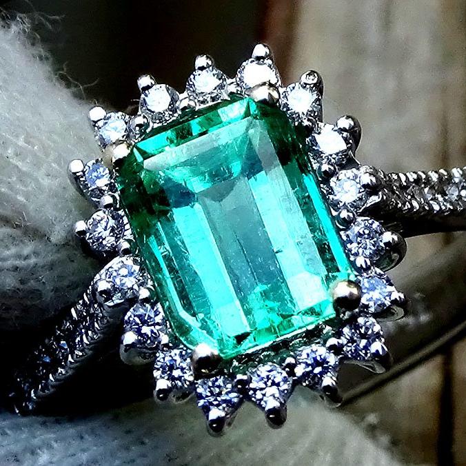  emerald diamond ring - Shilat