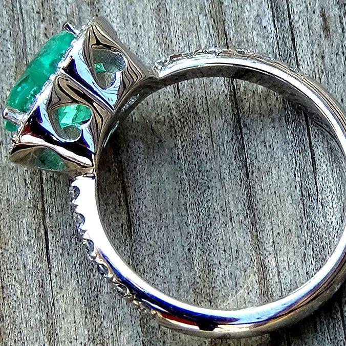 Green Emerald ring - Shilat