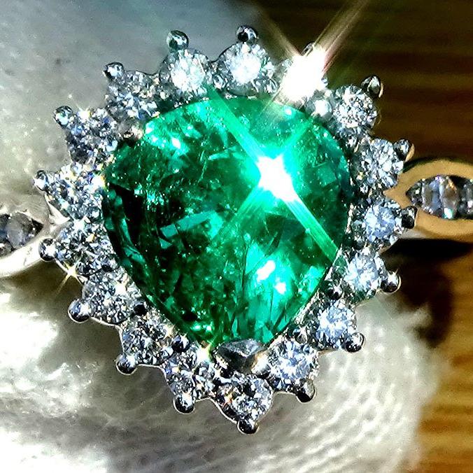 Emerald ring 18k - Shilat