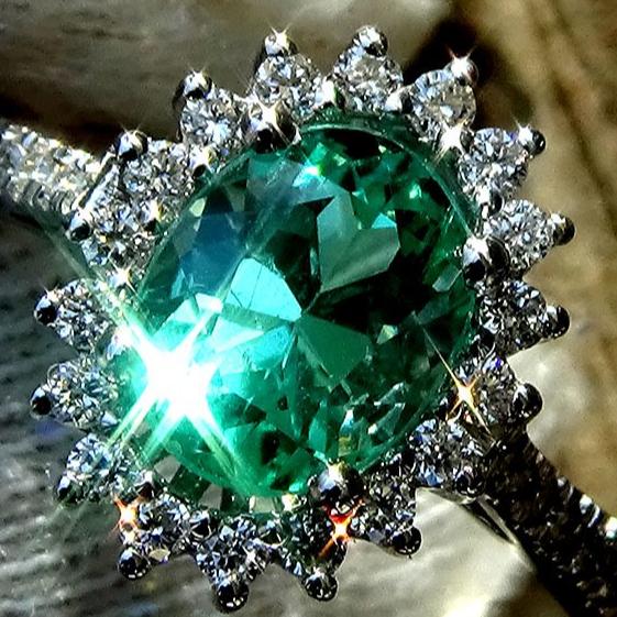 natural Emerald diamond ring 18k - Shilat