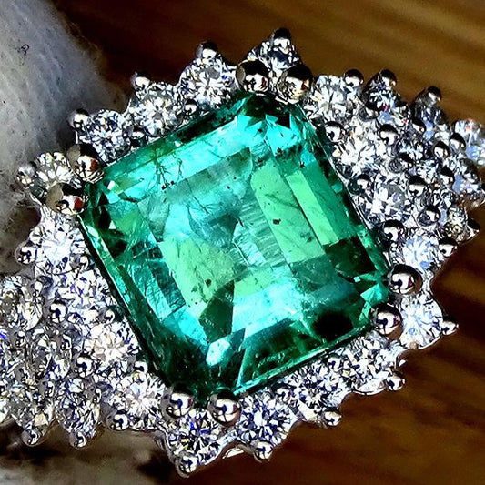 Green Emerald ring 14k gold - Shilat