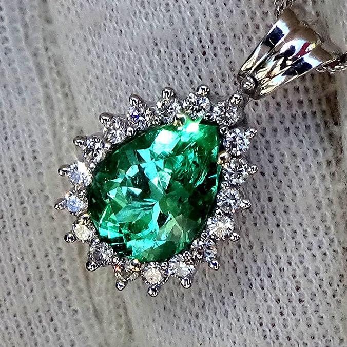 Natural Neon Green emerald and diamond Pendant - Shlat