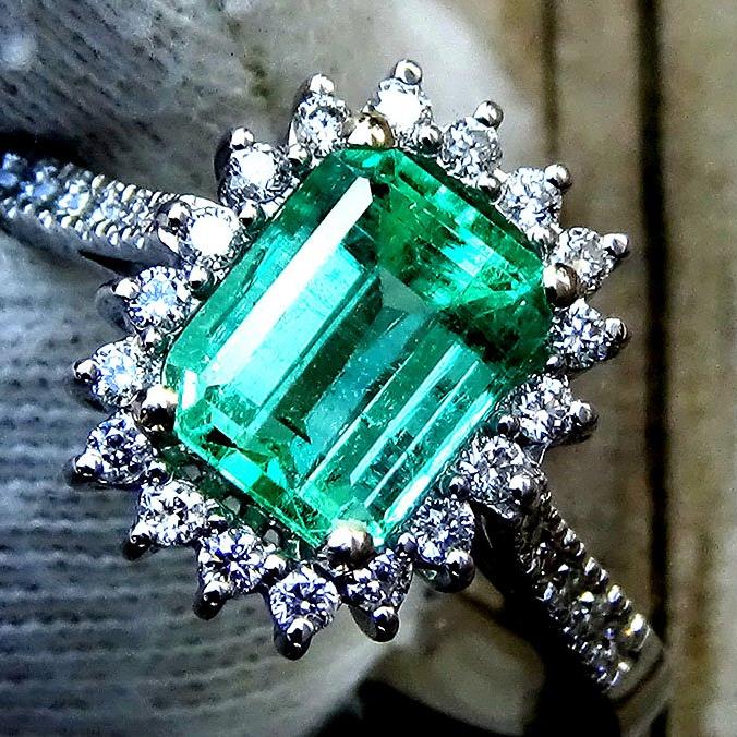 natural transparent green emerald and diamond ring - Shilat