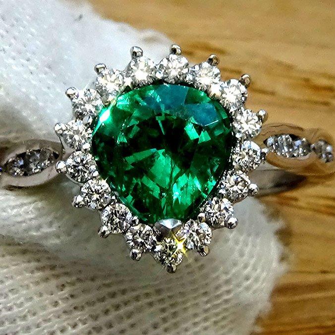 Green Transparent Emerald and diamond ring - Shilat