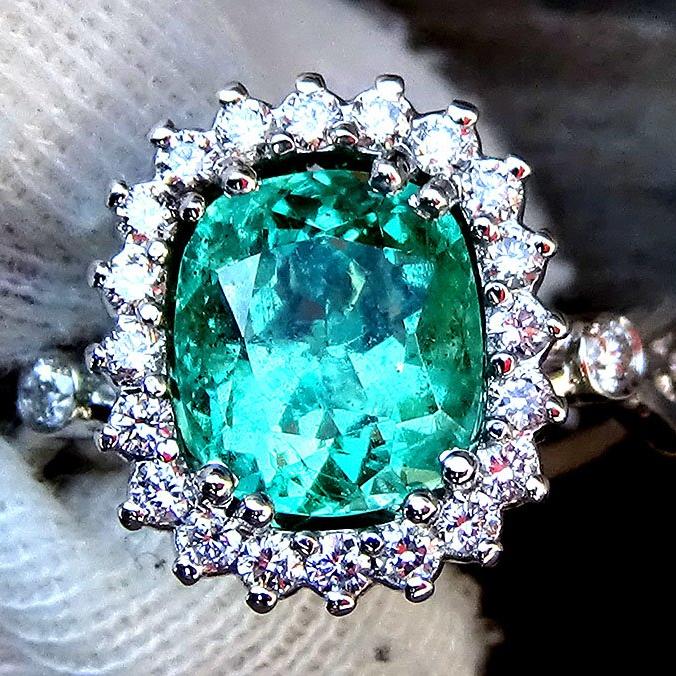 Green Emerald and diamond ring - Shilat