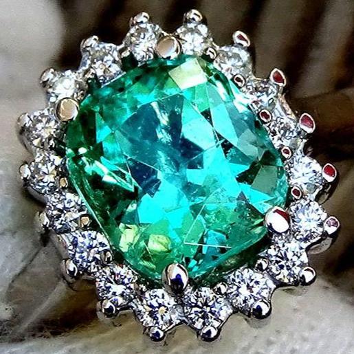 green emerald and diamond ring - Shilat