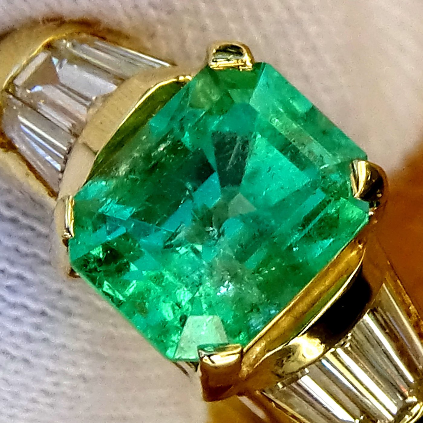 diamond green emerald ring 