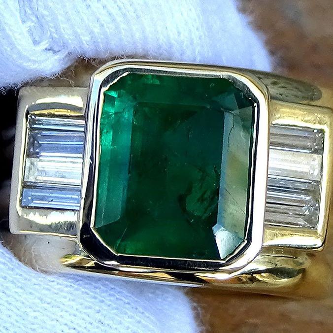 14k green emerald ring 