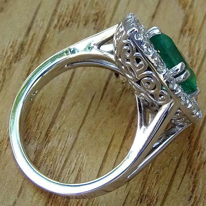 green emerald gold ring 