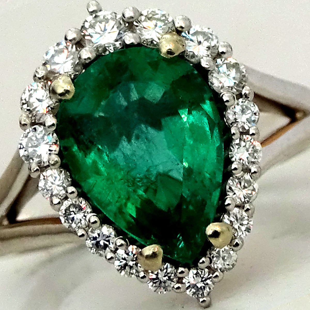 Emerald Ring 007 - Shilat 