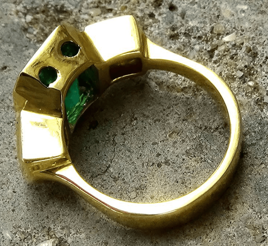 Diamond and emerald engagement ring - Shilat 