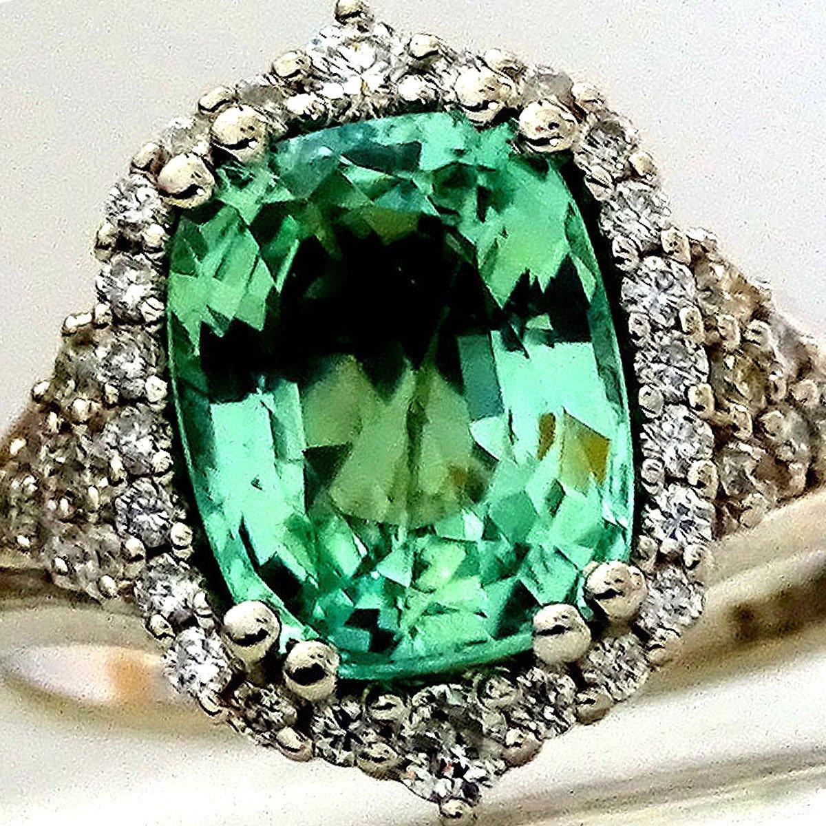 Green emerald engagement ring - Shilat 