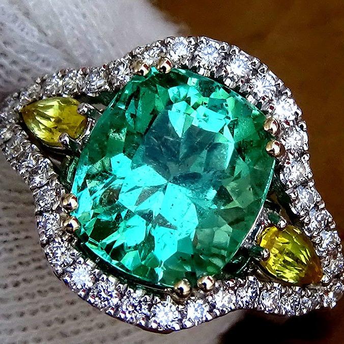 Emerald yellow sapphire's and diamond ring - Shilat