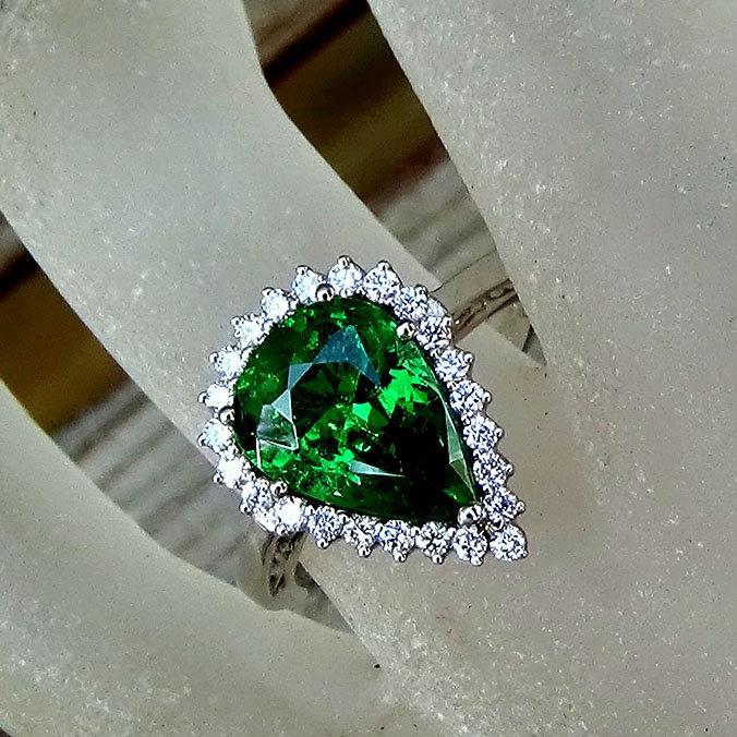 Tsavorite Garnet diamond ring - Shilat