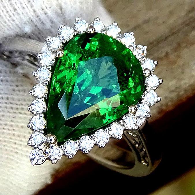 Green tsavorite garnet ring - Shilat 