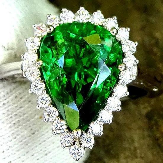 Green tsavorite garnet ring - Shilat 