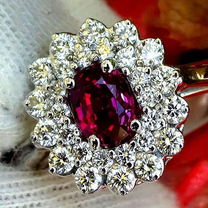 Natural Red Ruby and diamond ring in 18 kt solid white gold - Shiat