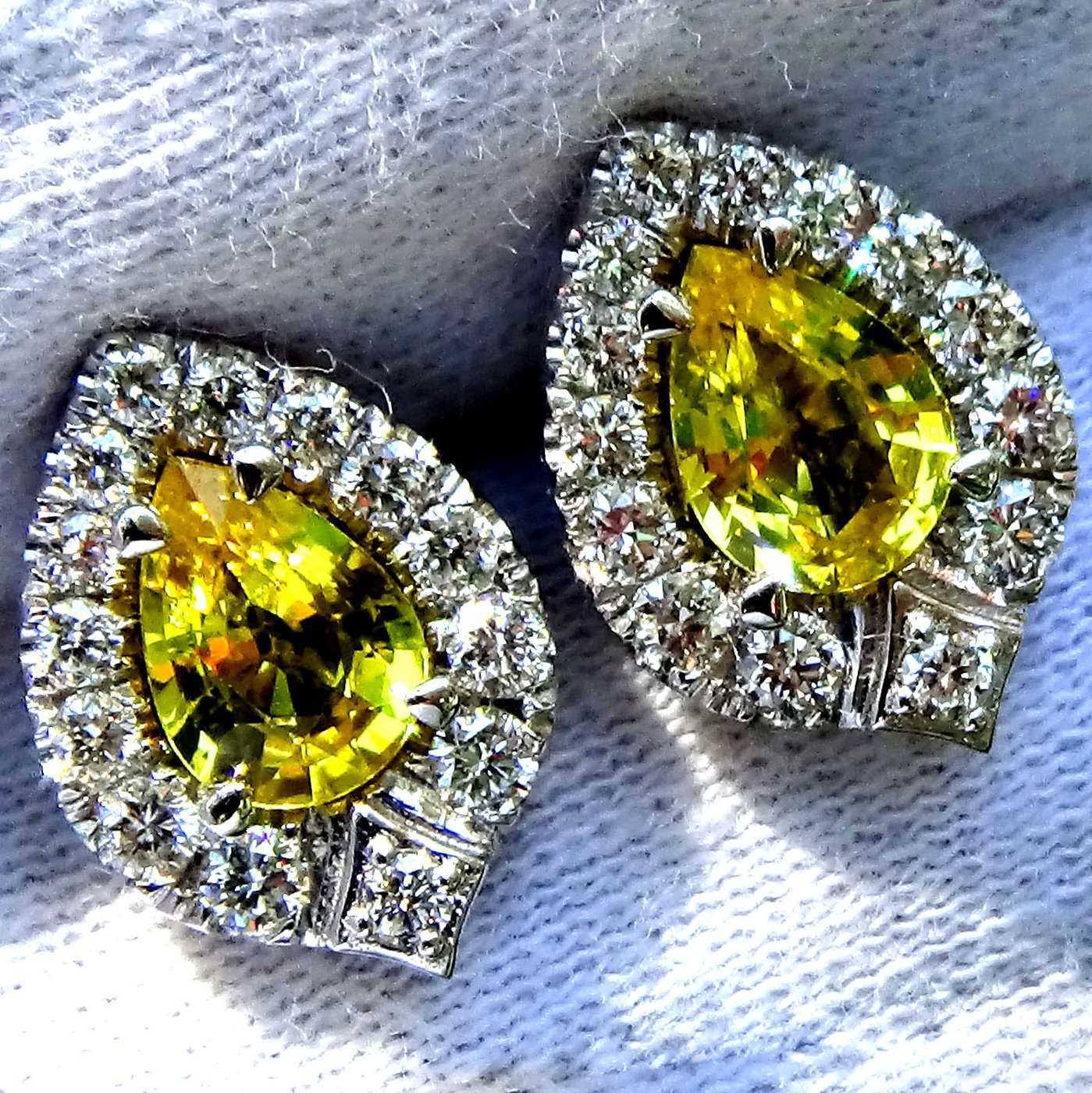 Canary Yellow Sapphire and diamonds stud earrings - Shilat