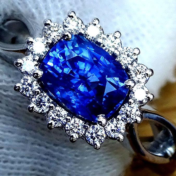 natural blue sapphire and diamond 18kt ring - Shilat