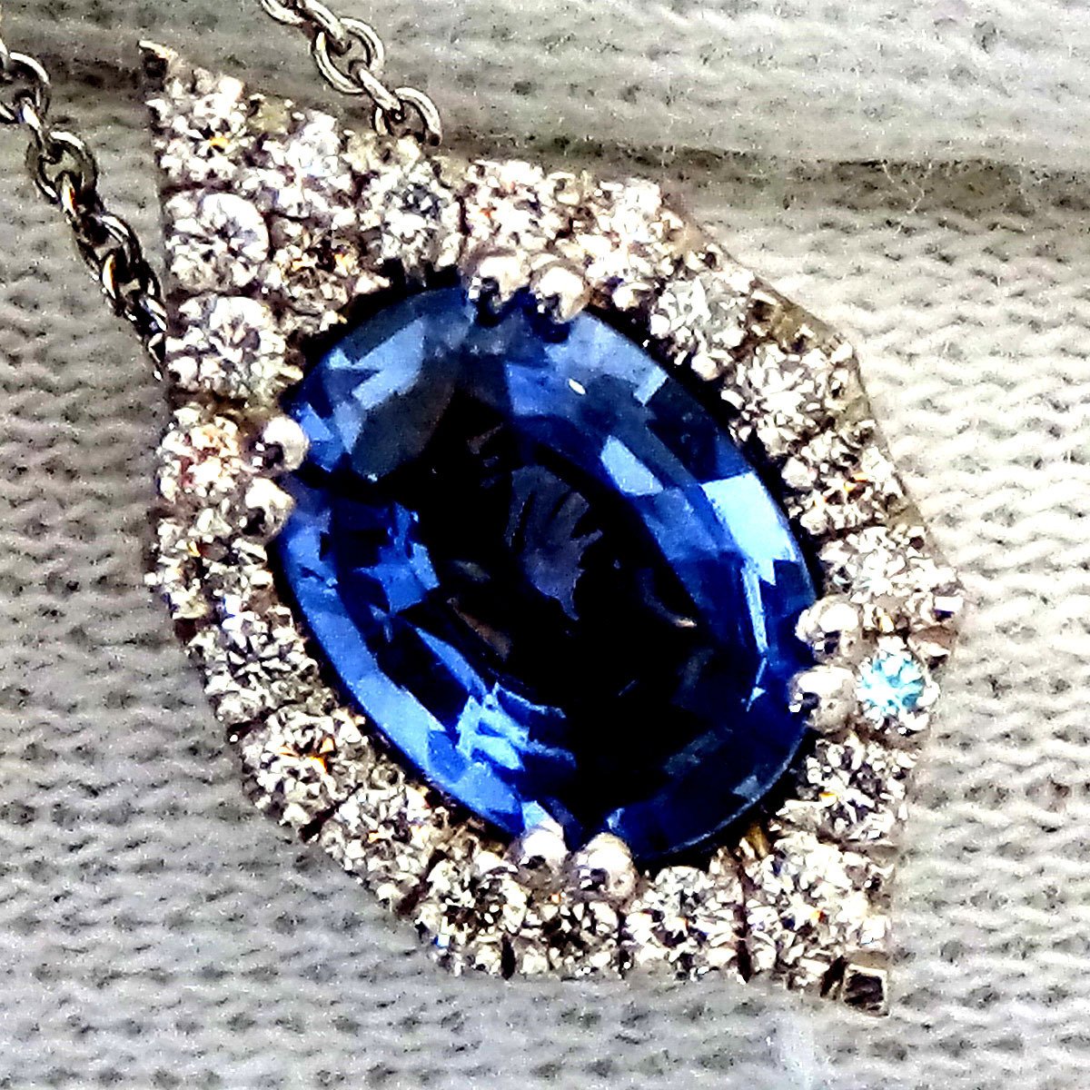 blue oval cut sapphire and diamond 14kt gold pendant - Shilat