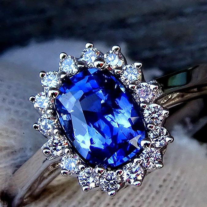 blue sapphire and diamond 18kt gold ring - Shilat