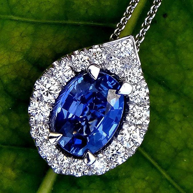 val cut sapphire and diamond pendant - Shilat